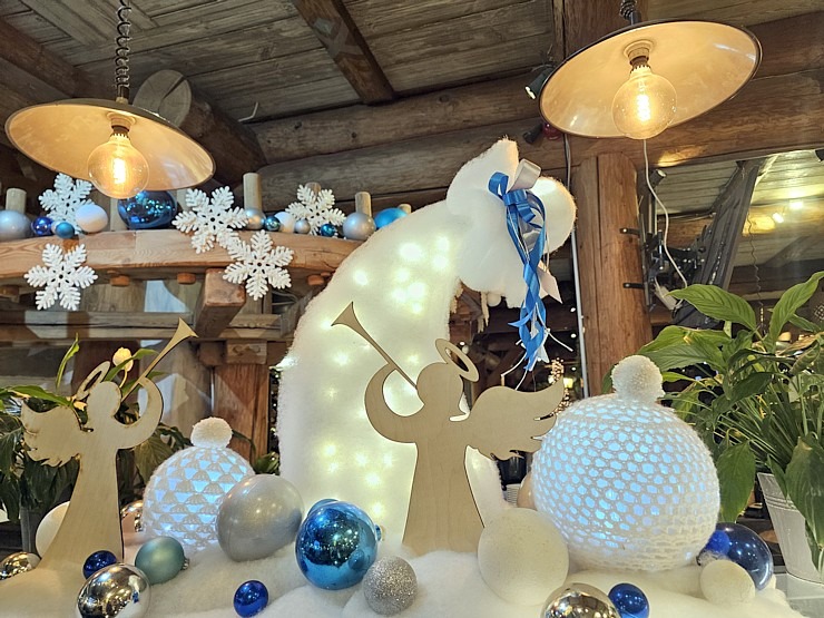 Pārliecināmies, ka «LIDO» Atpūtas centra Ziemassvētku egli tiešā veidā neredz, bet tā tomēr ir! 381976