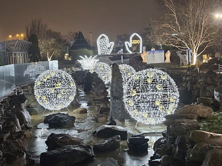 Pārliecināmies, ka «LIDO» Atpūtas centra Ziemassvētku egli tiešā veidā neredz, bet tā tomēr ir! 381953