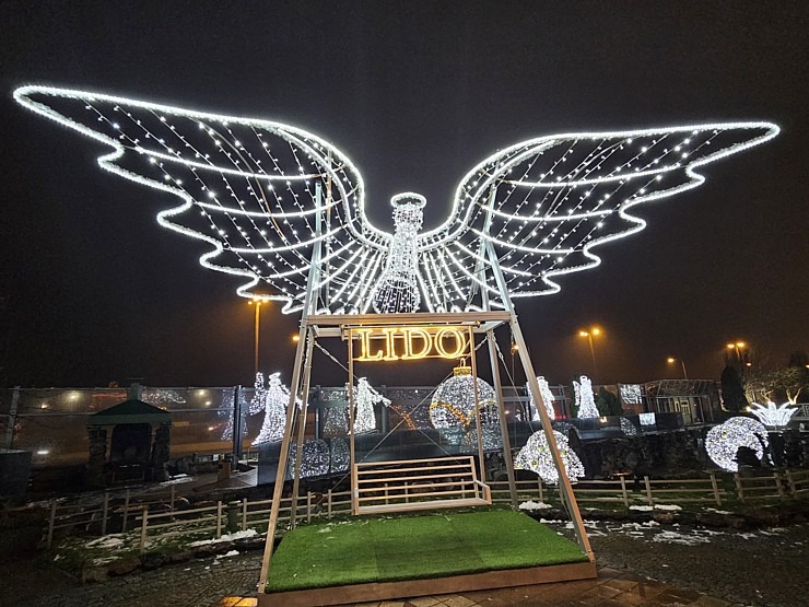 Pārliecināmies, ka «LIDO» Atpūtas centra Ziemassvētku egli tiešā veidā neredz, bet tā tomēr ir! 381955