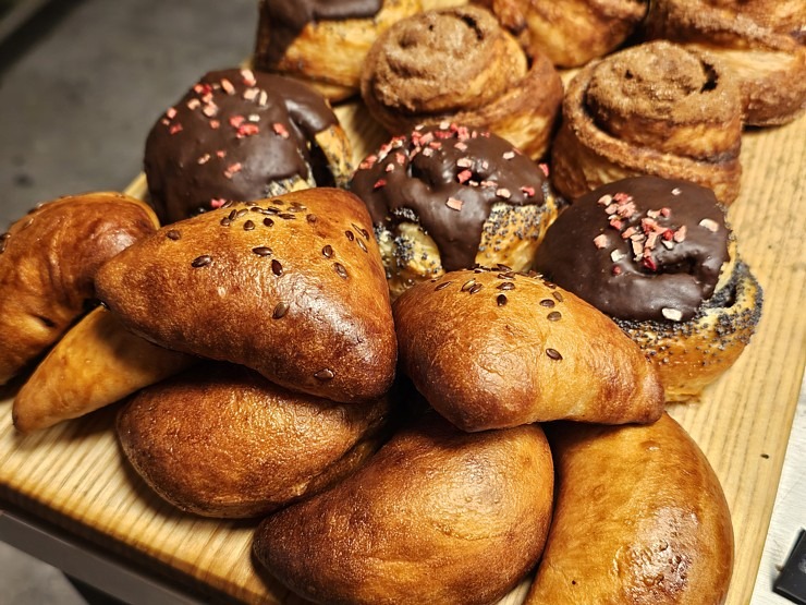 Iepazīstam šefpavāres Svetlanas Riškovas maizes un konditorejas izstrādājumu ceptuvi «ReMaize» Pierīgas Upesciemā 381994