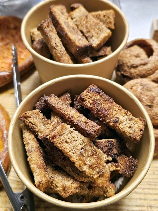 Iepazīstam šefpavāres Svetlanas Riškovas maizes un konditorejas izstrādājumu ceptuvi «ReMaize» Pierīgas Upesciemā 381997