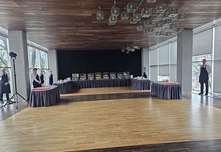 Apvienoto Arābu Emirātu vēstniecība Latvijā rīko valsts 54.gadadienas svinības 382137