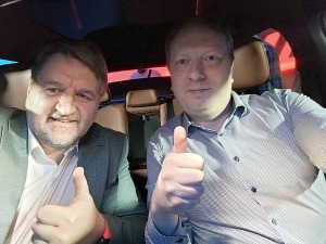 Latvija svinīgi sagaida vācu autoražotāja BMW jauno iX3 krosoveru 17