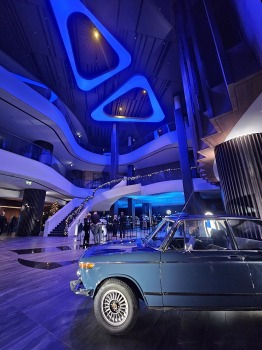 Latvija svinīgi sagaida vācu autoražotāja BMW jauno iX3 krosoveru 5