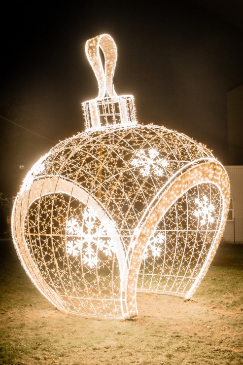 Ogres novadā iemirdzas Ziemassvētku rotājumi un svētku egles 382256