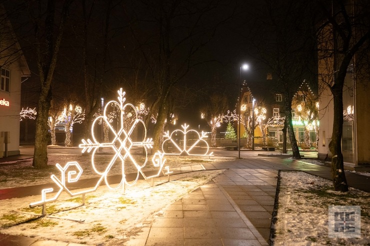 Ogres novadā iemirdzas Ziemassvētku rotājumi un svētku egles 382261