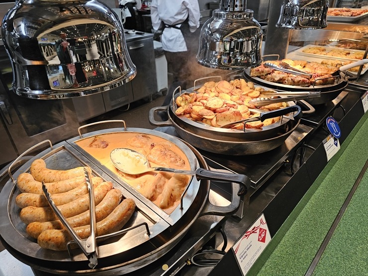 Apmeklējam un izbaudām atjaunoto LIDO restorānu tirdzniecības centrā «Domina Shopping» 382431