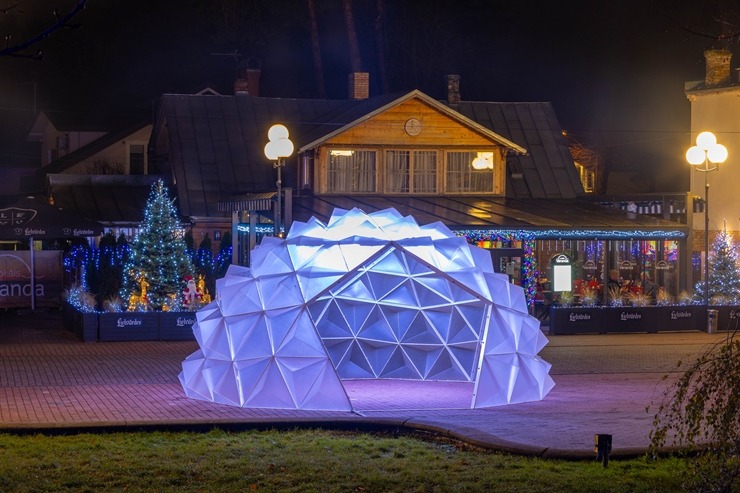 Jūrmala izrotāta un izgaismota Ziemassvētkiem 2025 un gadu mijas pasākumam. Foto: Artis Veigurs 382594