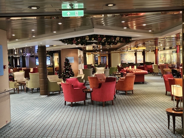 Kruīza kuģis «Borealis» no «Fred.Olsen Cruise Lines» flotes pirmo reizi ienāk Rīgas ostā 383014