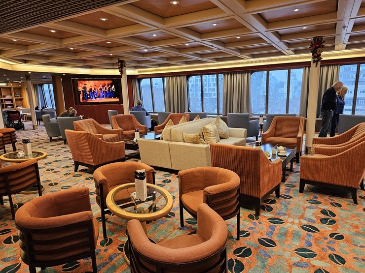 Kruīza kuģis «Borealis» no «Fred.Olsen Cruise Lines» flotes pirmo reizi ienāk Rīgas ostā 383017