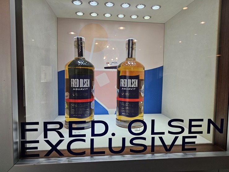 Kruīza kuģis «Borealis» no «Fred.Olsen Cruise Lines» flotes pirmo reizi ienāk Rīgas ostā 383065