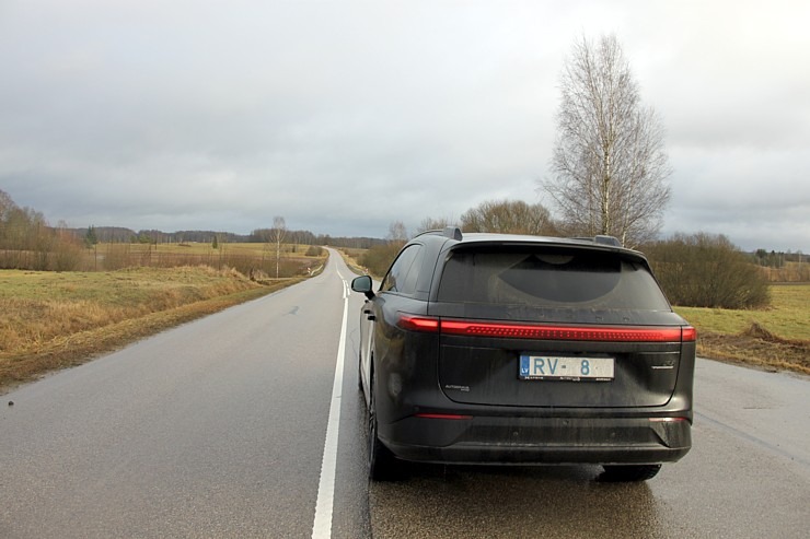 Sadarbībā ar «Autobrava» esam Latgales ceļos ar jaudīgo «Xpeng G9» 383758