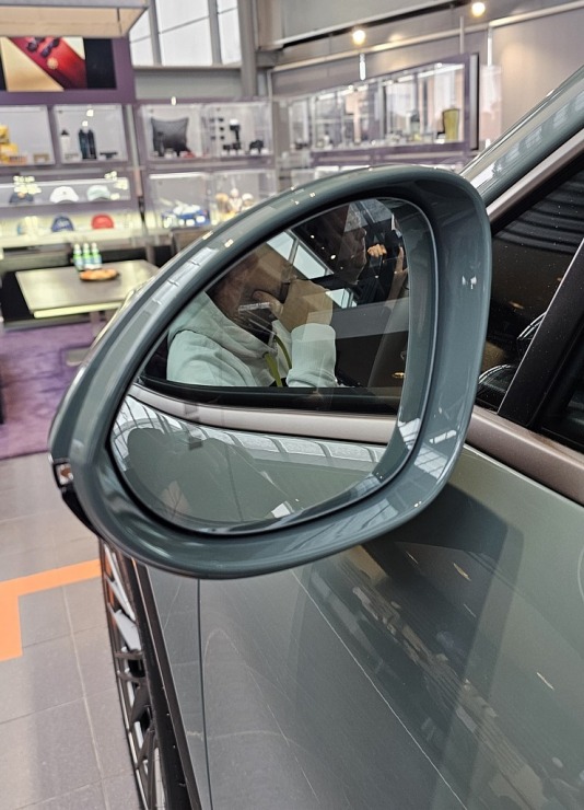 Rīgā līdz 17.01 prezentē 1156 ZS jaudīgo elektrisko Porsche Cayenne Turbo Electric 383909