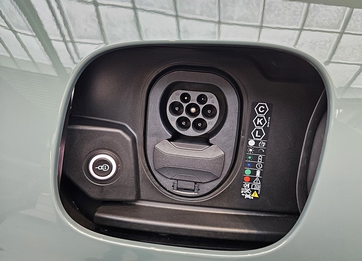 Rīgā līdz 17.01 prezentē 1156 ZS jaudīgo elektrisko Porsche Cayenne Turbo Electric 383892