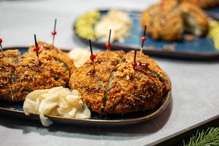 Rīgas kafejnīca «Innocent Cafe» tagad piedāvā suši garšas buķeti 383971