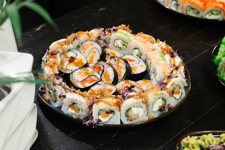Rīgas kafejnīca «Innocent Cafe» tagad piedāvā suši garšas buķeti 383967