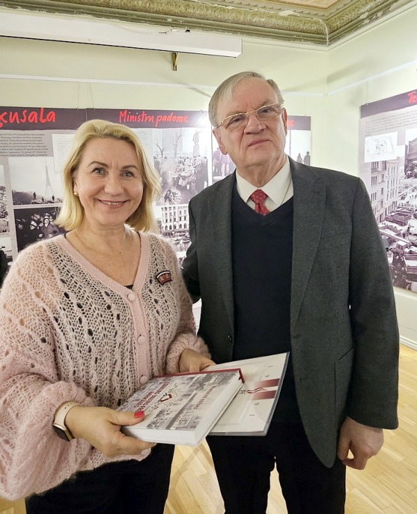 1991.gada barikāžu muzejā notiek Pateicības raksta apbalvošanas pasākums 384141