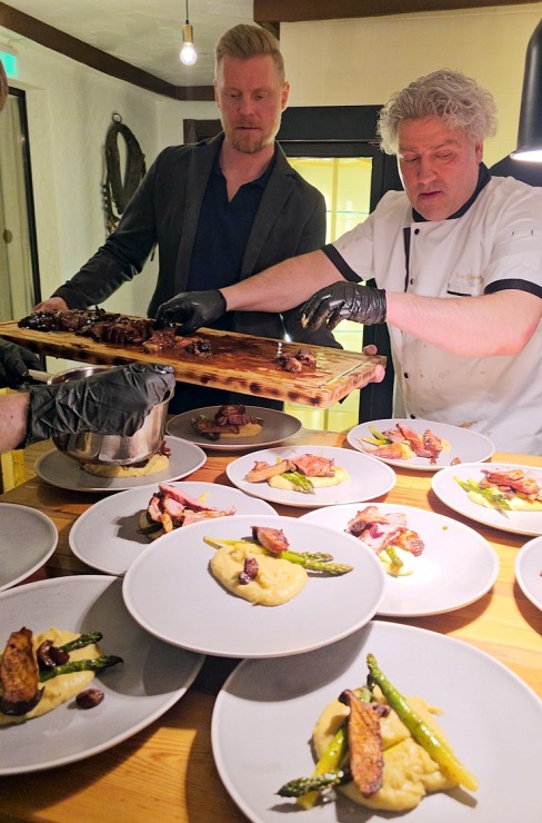 Rīgā izbaudām 5 kārtu vakariņas un prāta spēli «Lamberta Grill Show» restorānā 384526