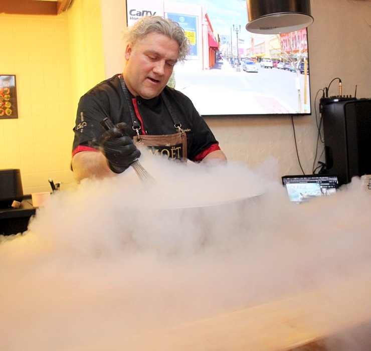 Rīgā izbaudām 5 kārtu vakariņas un prāta spēli «Lamberta Grill Show» restorānā 384533