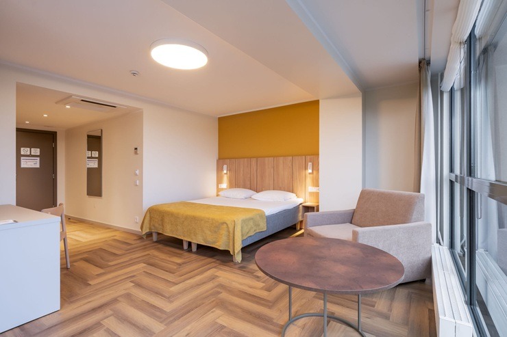 «Jūrmala SPA Hotel» iegūst «4 zvaigznes Superior» kategoriju. Ieskats komforta klases un ģimenes istabiņās 384589