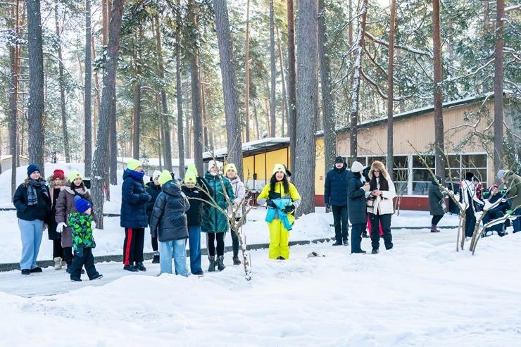 Aktivi kopā: Daugavpilī jautri un atraktīvi bauda ziemas priekus 384594
