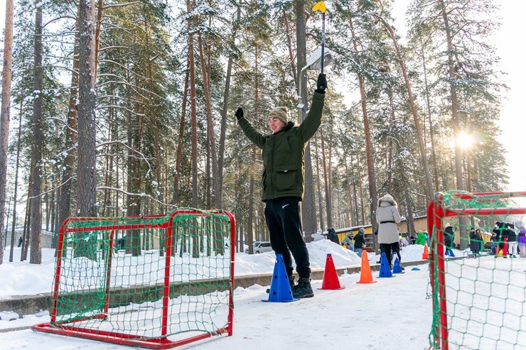 Aktivi kopā: Daugavpilī jautri un atraktīvi bauda ziemas priekus 384599