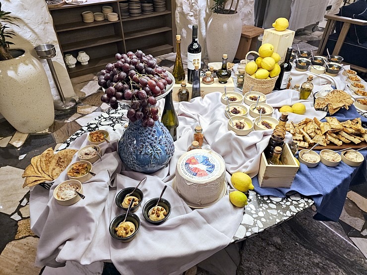 Daži fotomirkļi no jaunās ēdienkartes pasākuma Rīgas restorānā «Potami» Daugavas krastā 384759
