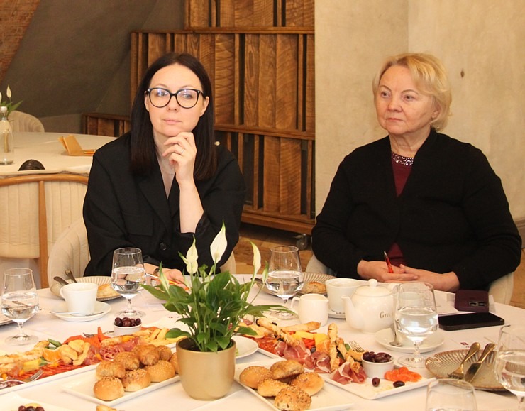 «GADA CILVĒKS TŪRISMĀ 2025» žūrija pulcējas uz sēdi Vecrīgas restorānā «Kaļķu vārti» 384977