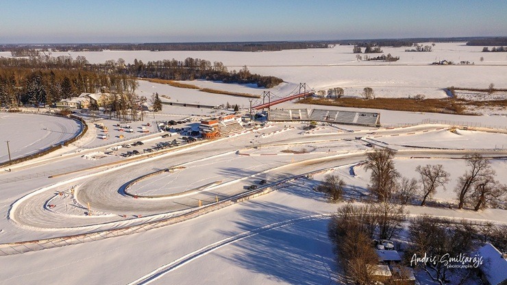 Bauskā, pirmajā ziemas drifta posmā dubultuzvaru izcīna PRO drifta izbijušais čempions Jānis Eglīte 385074
