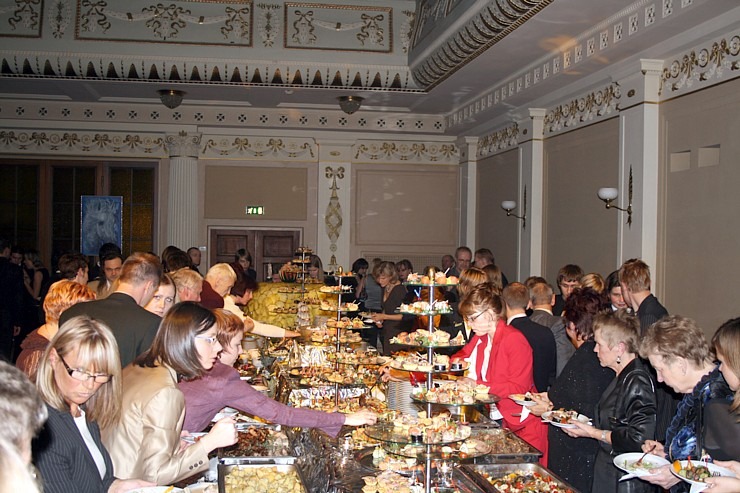 Tiek sveikti «GADA CILVĒKS TŪRISMĀ 2006» laureāti 385181