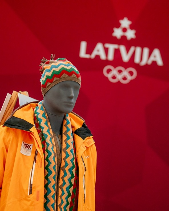 Olimpieši prezentē Latvijas olimpiskās komandas tērpus 385207