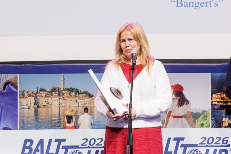 «GADA CILVĒKS TŪRISMĀ 2025» laureāti tiek godināti uz «Balttour 2026» skatuves. Foto: Andrejs Terentjevs, BT1 385662