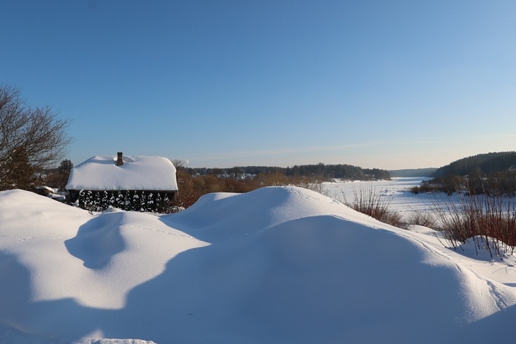 Z/S «Kurmīši» saimnieks Ivars Geiba fiksē sniegotās Krāslavas foto mirkļus 386541