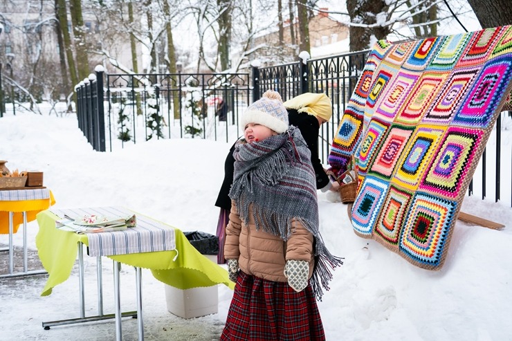 Daugavpils  A. Pumpura skvērā tika lustīgi aizvadīts Aizgavēnis! Foto: Margarita Vigule 386571