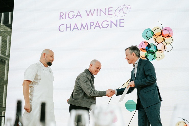 Ieskats šampanieša un gastronomijas saderības simpozijā un konkursā «Chefs + Champagne» 387492