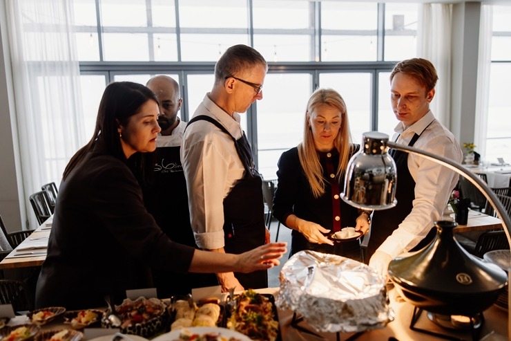 Daži fotomirkļi no Jūrmalas restorāna «36.line Grill Restaurant» jaunā koncepta «After-work brunch» ēdienkartes. Foto:  Inga Bitere 387544