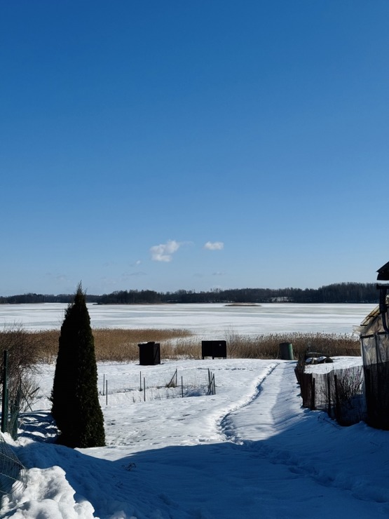 Sniegiem bagātā Dagda Krāslavas novadā atvadās no ziemas. Foto: Sintija Maļkeviča 387595
