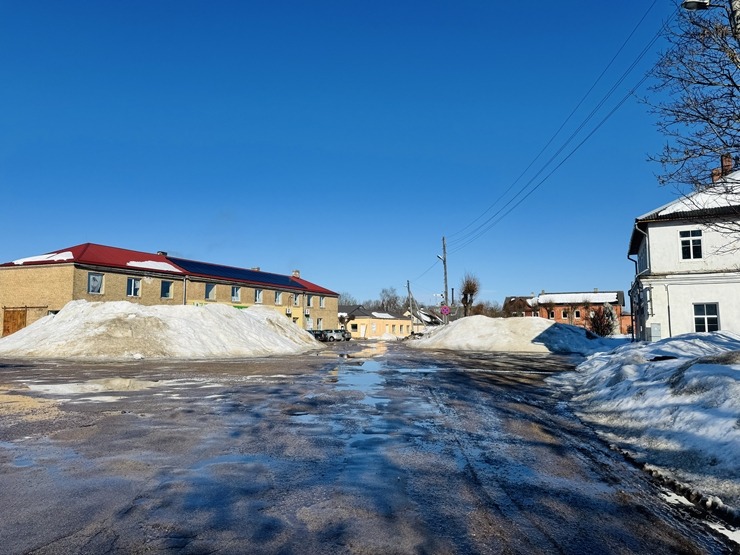 Sniegiem bagātā Dagda Krāslavas novadā atvadās no ziemas. Foto: Sintija Maļkeviča 387599