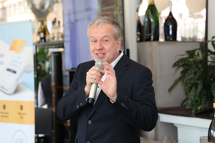 Latvijas Restorānu biedrība rīko biedru un interesentu kopsapulci 388780