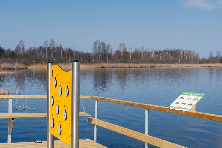 Balvu novada Viļakā atklāta garākā pontoniem peldošā pastaigu laipa Latvijā 389106