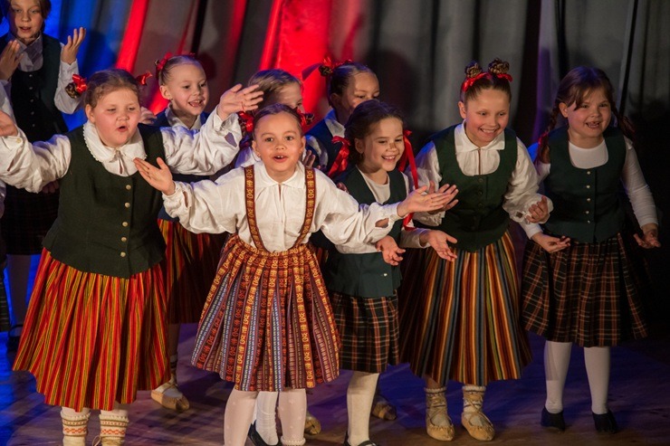 Fotoatskats uz Lieldienu svinībām Dienvidkurzemes novada Aizputē 389251