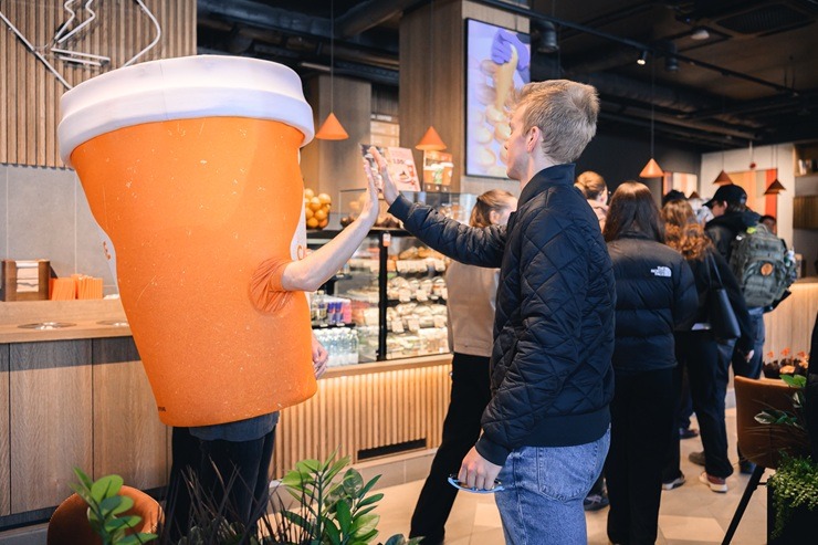 Darbu sākusi pirmā «Caffeine» kafejnīca Jelgavā 389811