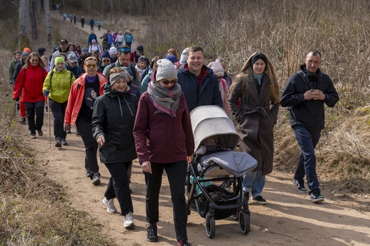 Zinātkārie dodas pārgājienā «Raunas baltais miers un zaļais siers» 390311