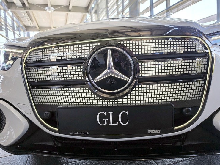 Mercedes-Benz prezentē uz Latvijas ceļiem jaunās paaudzes GLC, GLB un CLA 390371
