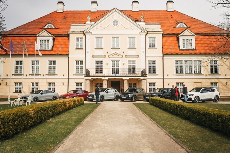 Jaunās paaudzes Mercedes-Benz GLC, GLB un CLA debitē uz Latvijas ceļiem. Foto: veho.lv 390408