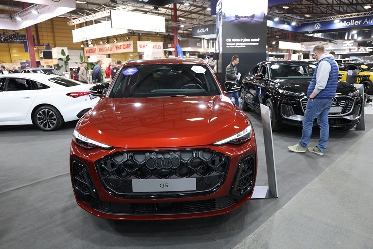 Ķīpsalā pulcējas auto fani uz starptautisko autoindustrijas izstādi 2026 390434