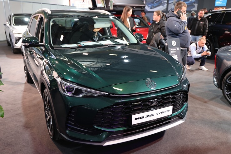 Ķīpsalā pulcējas auto fani uz starptautisko autoindustrijas izstādi 2026 390440