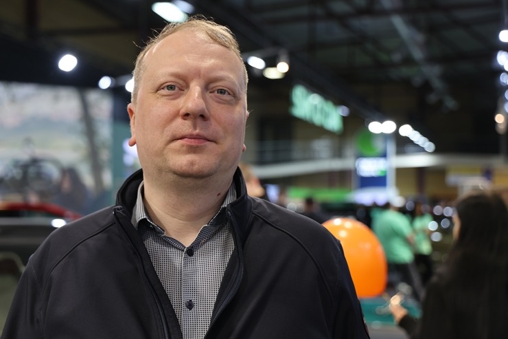 Ķīpsalā pulcējas auto fani uz starptautisko autoindustrijas izstādi 2026 390464