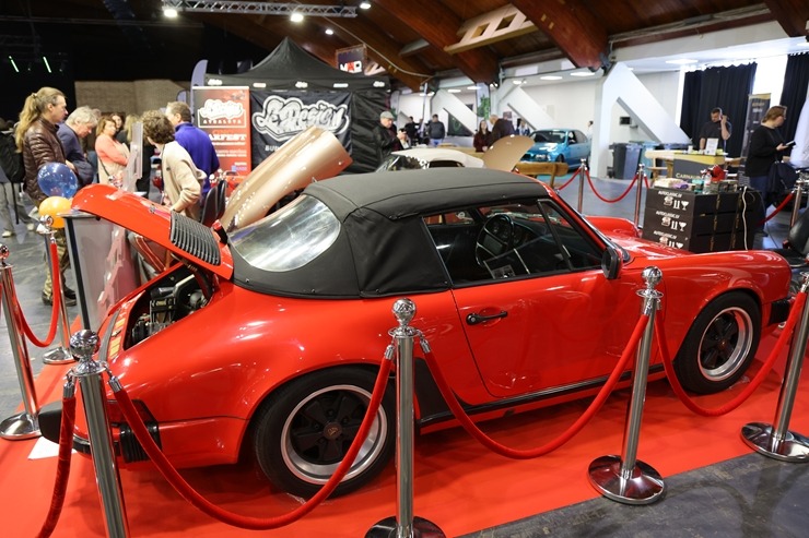 Ķīpsalā pulcējas auto fani uz starptautisko autoindustrijas izstādi 2026 390504