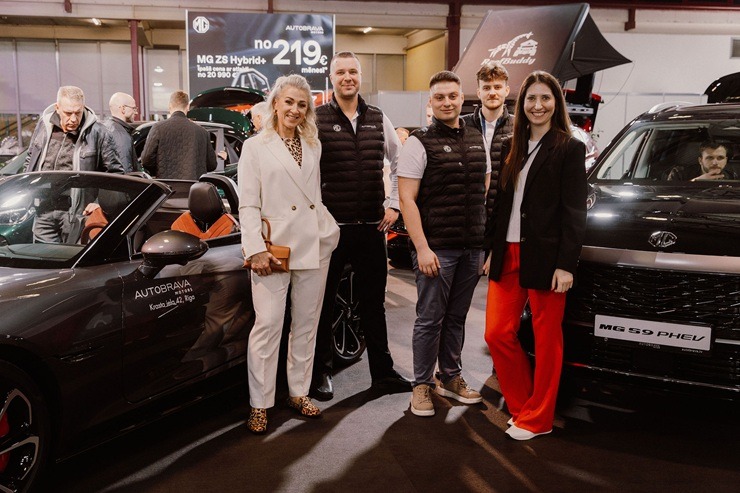 Autoizstādē Ķīpsalā prezentē «XPENG P7+» un MG jaunos modeļus 390576